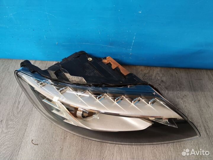 Фара правая Audi Q7 1 4Л 2005-2015