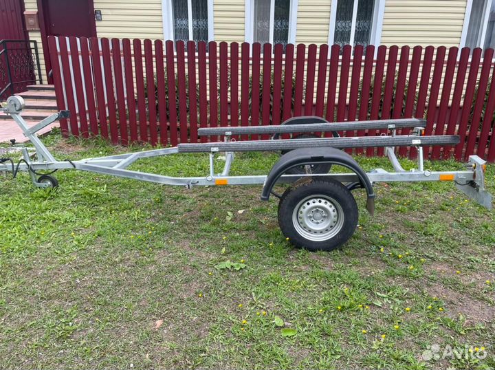 Лодочный прицеп