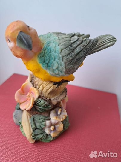 Статуэтка птицы