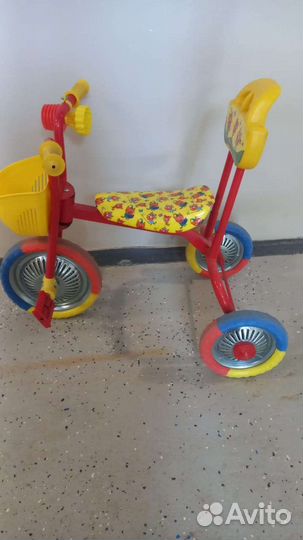 Детский трехколесный велосипед