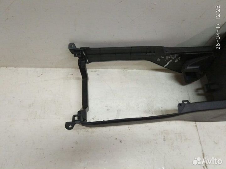 Подлокотник передний Toyota Camry V50 2011-2018