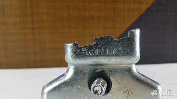 Крепление аккумулятора Volkswagen Touareg 7L BMV