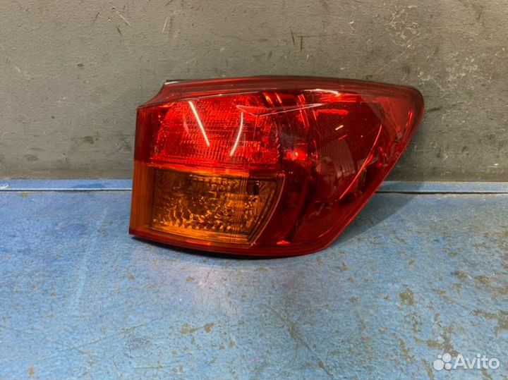 Фонарь правый Lexus Is 2