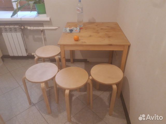 Кухонный стол и стулья бу. Стулья 2 штуки
