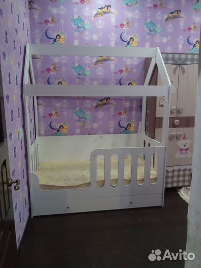 Детская кроватка