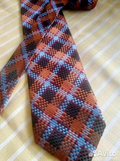 Галстук новый шёлковый