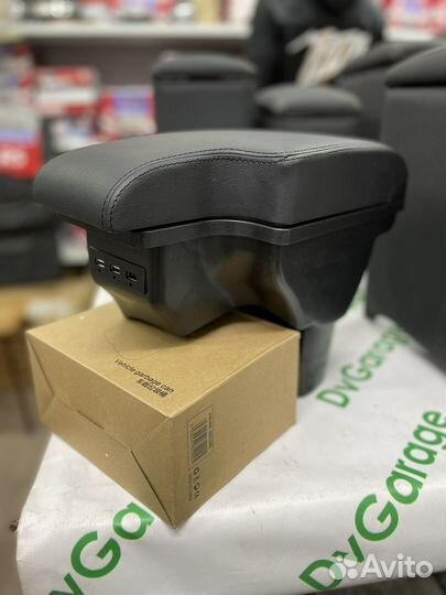 Подлокотник Nissan Juke