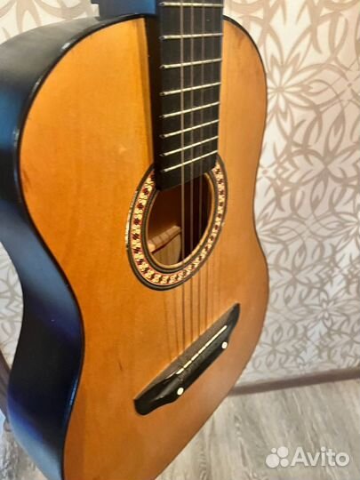 Акустическая гитара