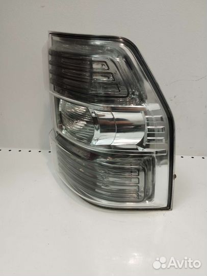 Фонарь задний правый оригинал Паджеро 4