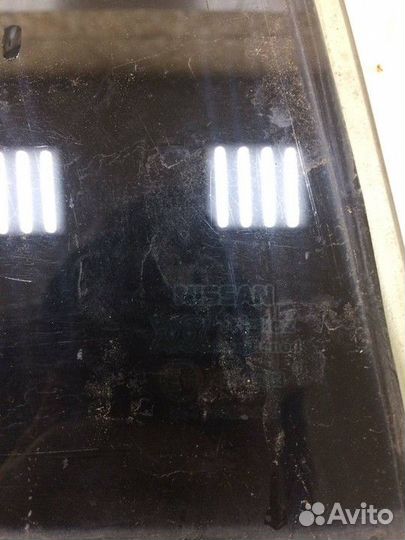 Стекло двери задней левой Nissan Primera