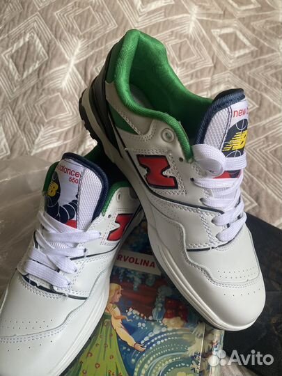 Кроссовки женские