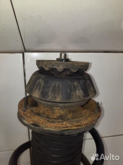 Амортизатор передний правый Hyundai Solaris 1 (RB)