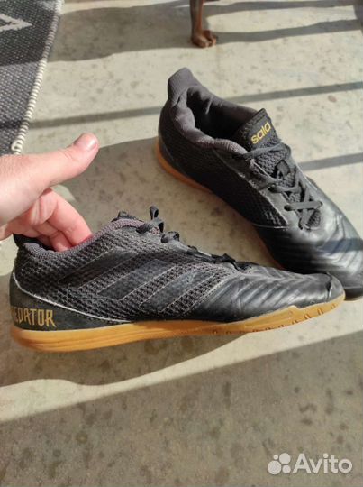 Футбольные футзалки adidas predator