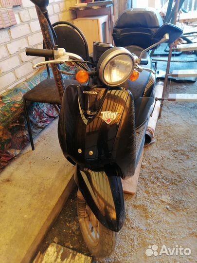 Мотоциклы и скутеры