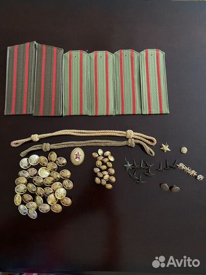 Ткань на шинель и форму, пуговицы и др