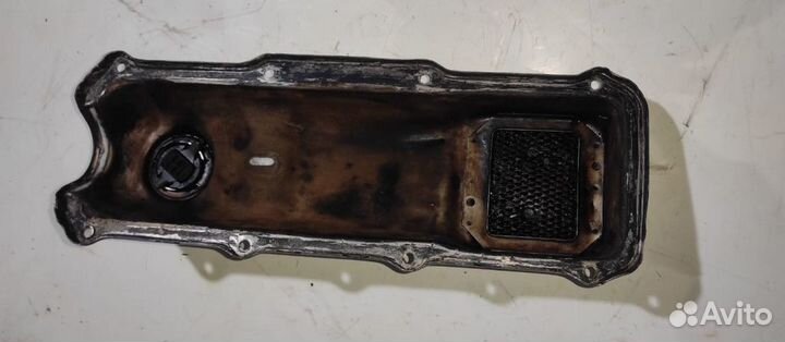 Клапанная крышка Audi 80 1.8 RN