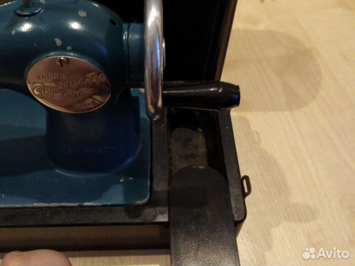 Детская швейная машинка времен СССР