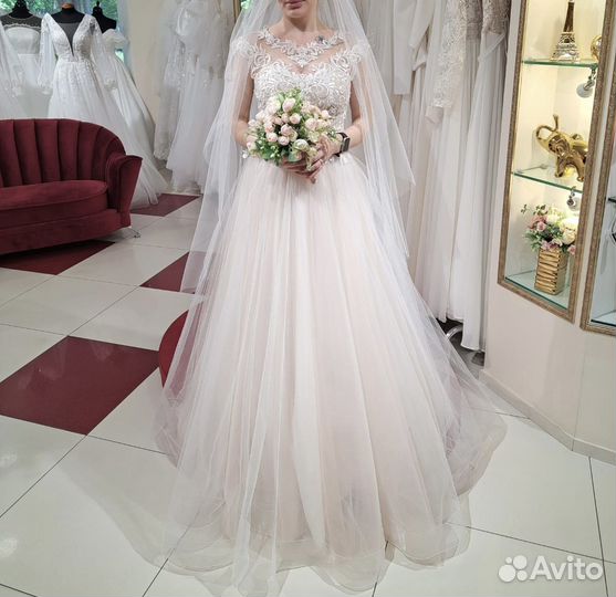 Продам белое платье