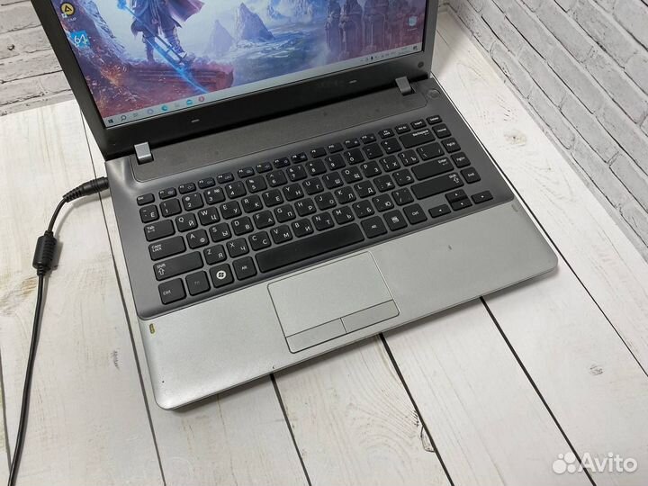 Игровой ноутбук Samsung 6Gb/2видеокарты/SSD/4ядра