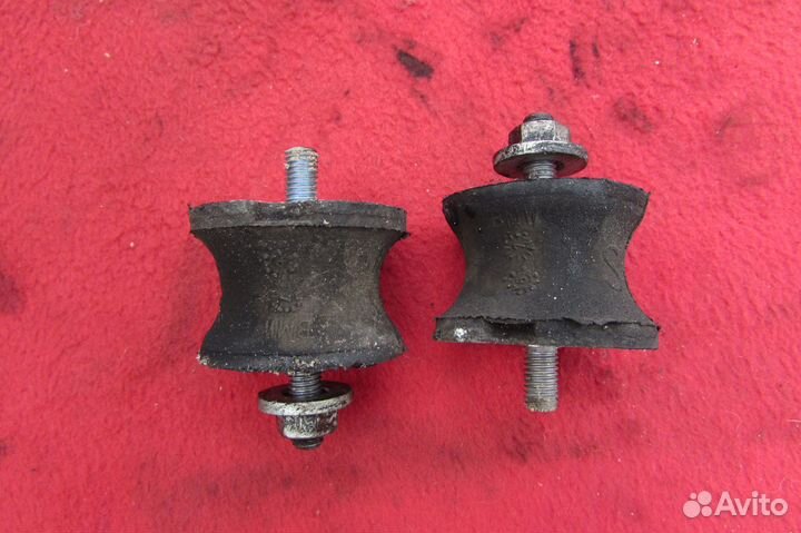 Подушка коробки передач bmw