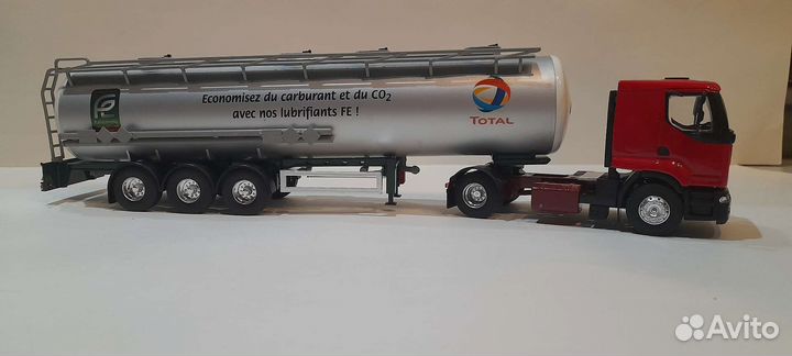 Коллекционная модель масштаб 1 43