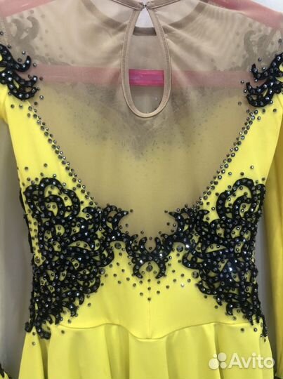 Костюм для выступления фигурного катания