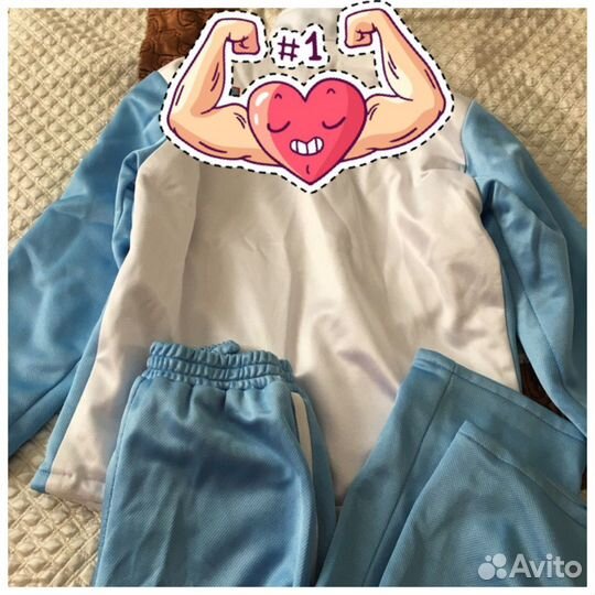 Продам спортивные костюмы б/у 8 штук