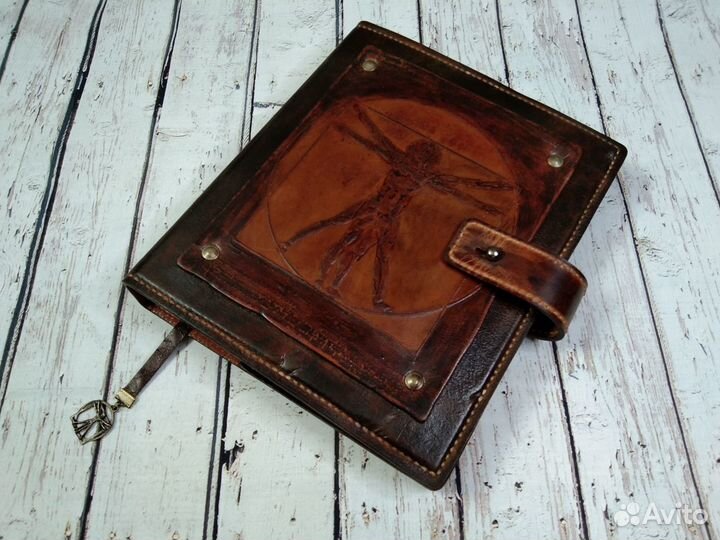 Кожаный ежедневник с тиснением