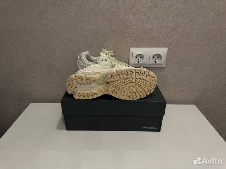 New Balance 2002R Cream Оригинал