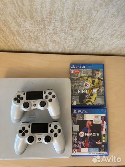 Sony playstation 4 slim