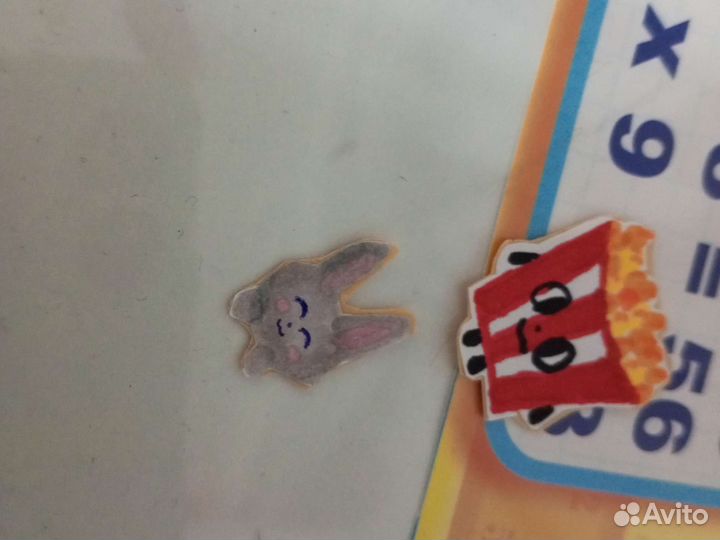 Стикеры на двух стороннем скотче