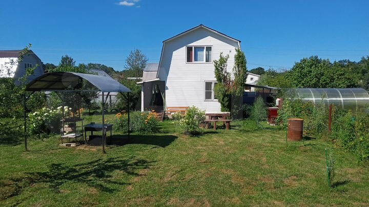 Дом 56 м² на участке 6 сот.