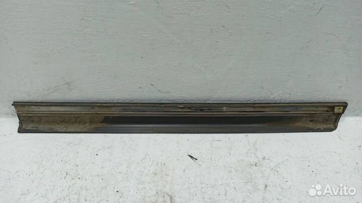 Молдинг двери задней правой