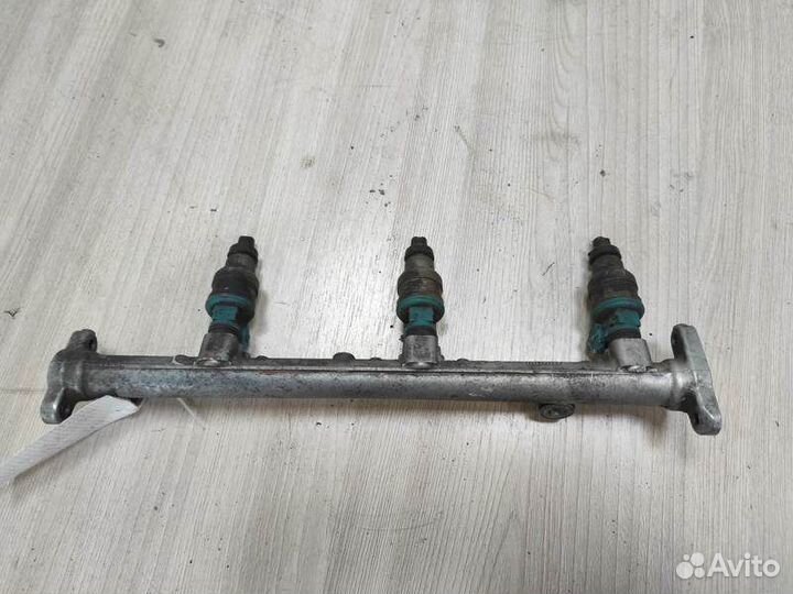 Рейка топливная рампа (в сборе) Mitsubishi Galant