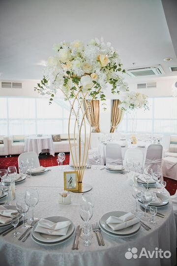 Продаю стол для банкетного зала