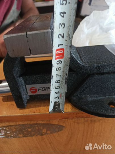 Тиски слесарные новые