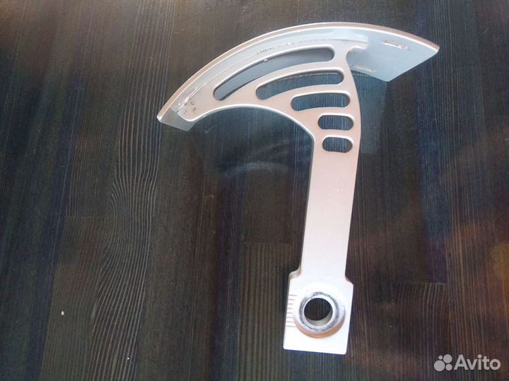 Крепление мотономера