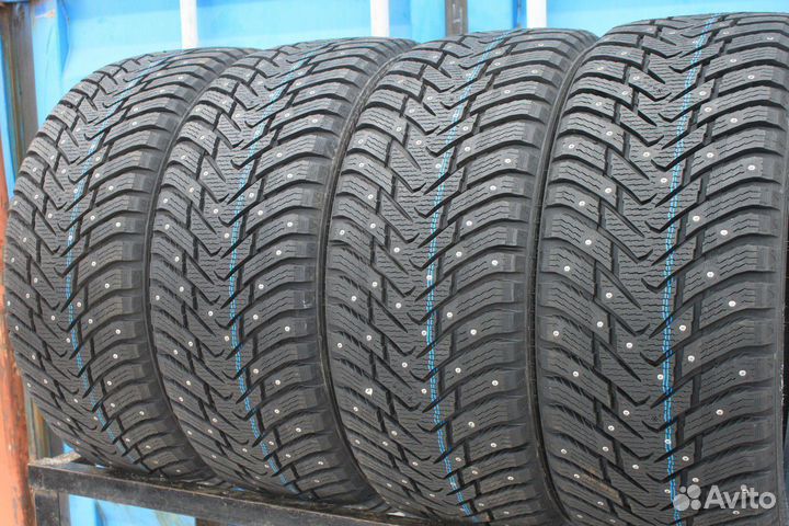 Nokian Tyres Hakkapeliitta 8 SUV 265/40 R21 109W