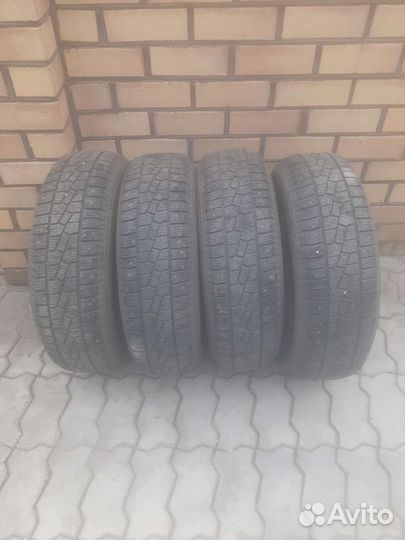 Kumho I'Zen RV Stud KC16 235/70 R16