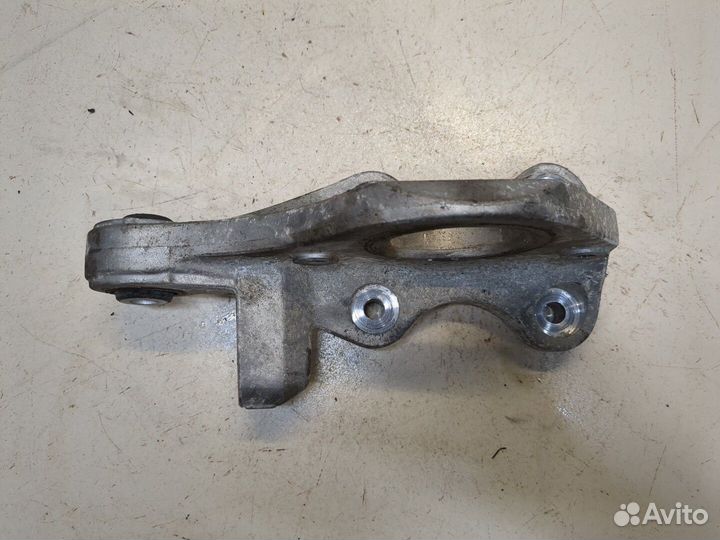 Кронштейн полуоси Volvo S90, 2018