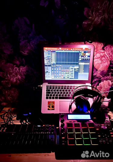 Roland SP-404 mkii akai MPC studio black