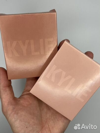 Хайлайтер - пудра Kylie Jenner с зеркалом