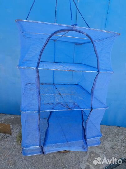 Спиннинги, садки, подсак, рыболовные снасти