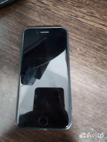 Телефон iPhone 7