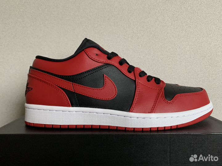 Кроссовки Air Jordan 1 Low Reverse Bred 8,5us