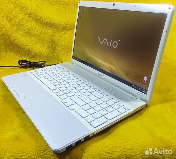 Ноутбук Sony Vaio i3 8Gb SSD+HDD GT410M