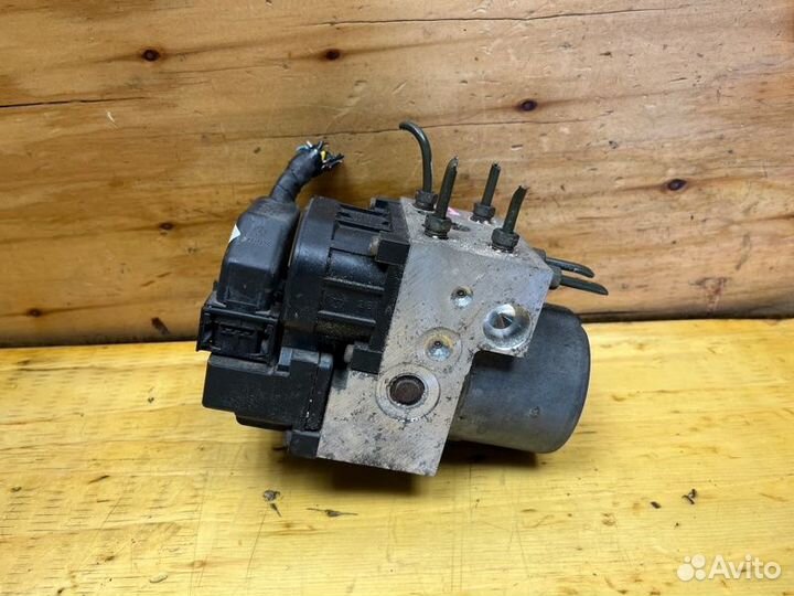 Блок ABS задний правый Nissan Primera WTP12 QR20DE