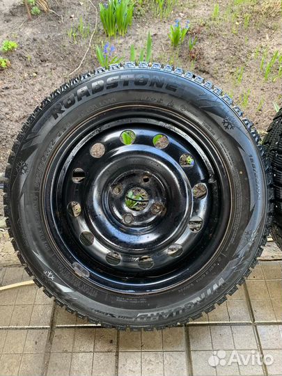 Roadstone Winguard WinSpike 185/65 R15