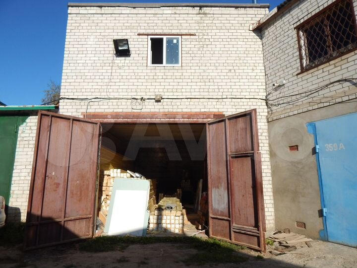 Гараж, > 30 м²
