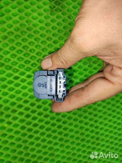 Датчик педали сцепления Volkswagen Polo 2012